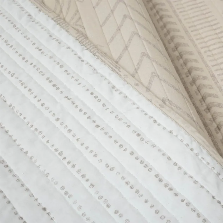 Full/Queen Scandinavian Chevron Beige Tan Reversible Cotton Quilt Set Photo 3