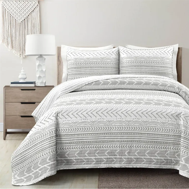 Full/Queen Scandinavian Chevron Grey White Reversible Cotton Quilt Set Photo 1