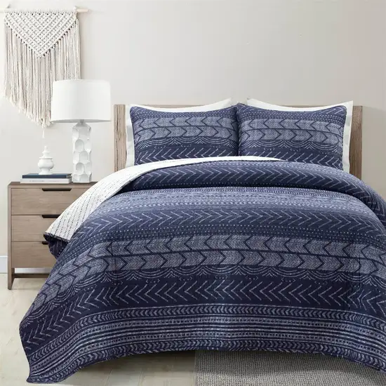 Full/Queen Scandinavian Chevron Navy Blue White Reversible Cotton Quilt Set Photo 1