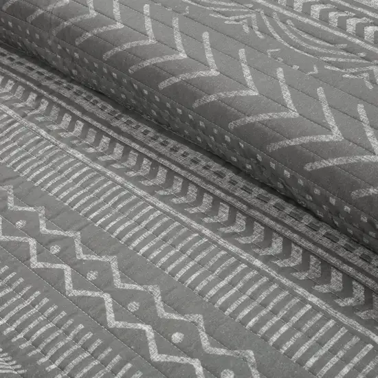 Full/Queen Scandinavian Dark Grey Chevron Reversible Cotton Quilt Set Photo 3