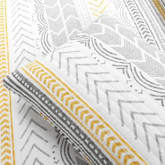 Full/Queen Scandinavian Grey/Yellow Reversible Cotton Quilt Set Photo 3