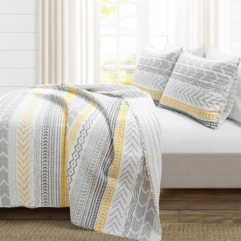 Full/Queen Scandinavian Grey/Yellow Reversible Cotton Quilt Set Photo 2