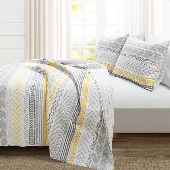 Full/Queen Scandinavian Grey/Yellow Reversible Cotton Quilt Set Photo 2