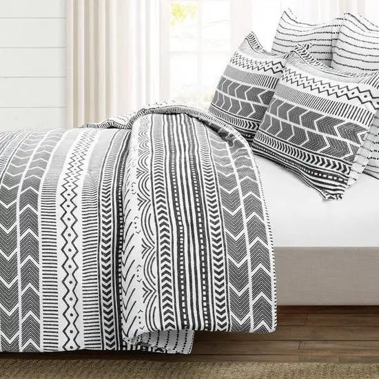 Full/Queen Scandinavian 5 Piece Lightweight Comforter Set Black Photo 2