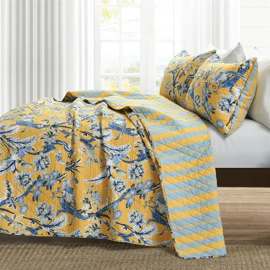 Full/Queen Size Lightweight Peacocks Polyester Quilt Set Yellow Blue Photo 2