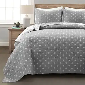 Photo of Full/Queen Size 3-Piece Reversible Cotton Yarn Woven Quilt Set in Grey and White