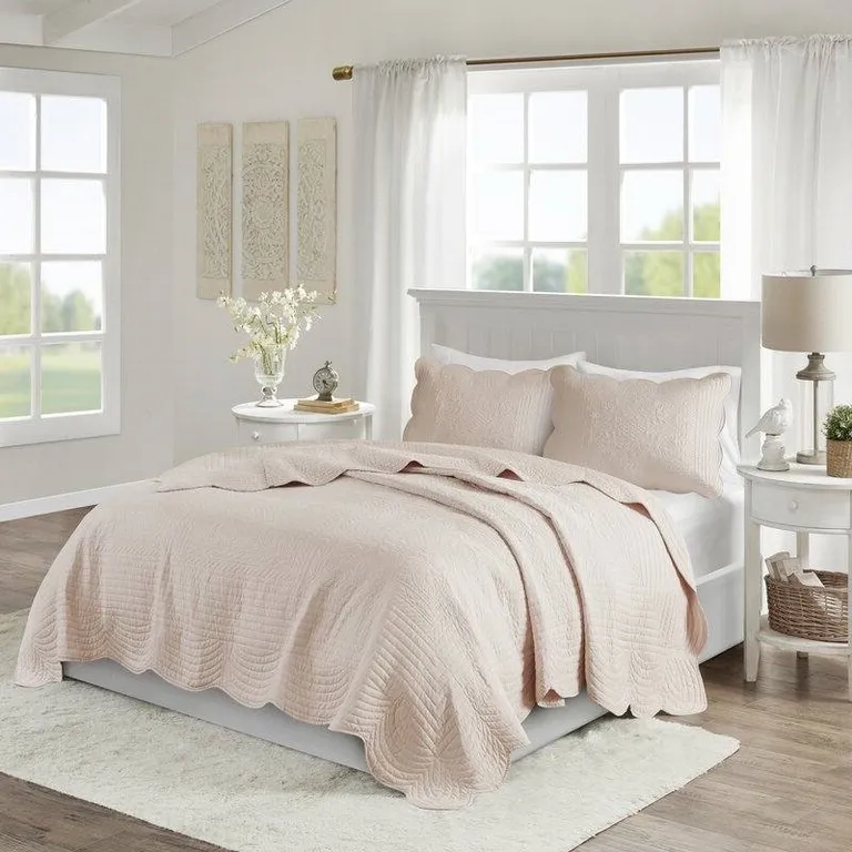 Full/Queen Size 3 Piece Reversible Scalloped Edges Microfiber Quilt Set in Blush Photo 2