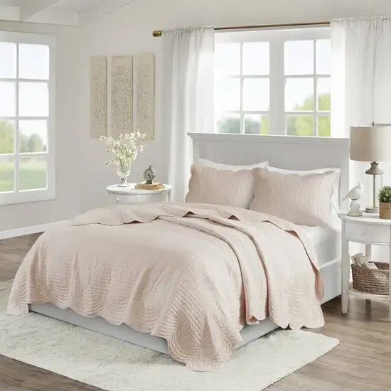 Full/Queen Size 3 Piece Reversible Scalloped Edges Microfiber Quilt Set in Blush Photo 2