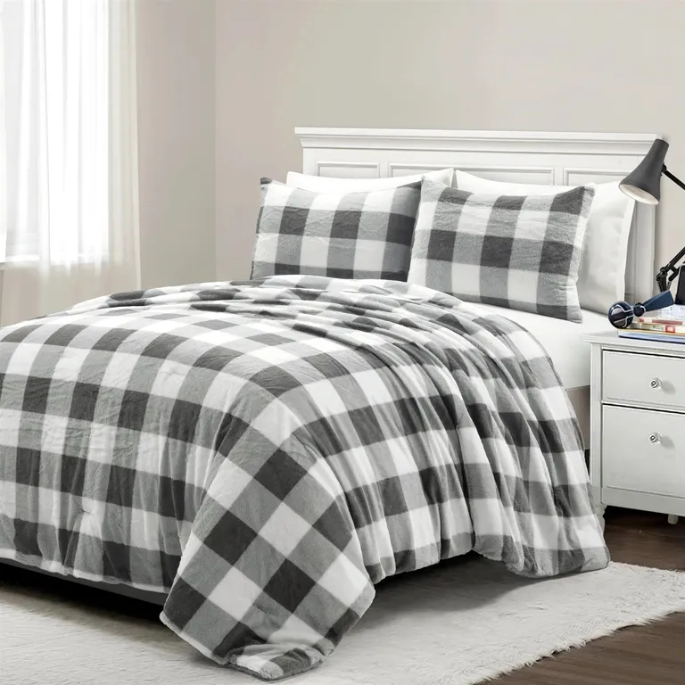 Full/Queen Size Plaid Soft Faux Fur Comforter Set Photo 1