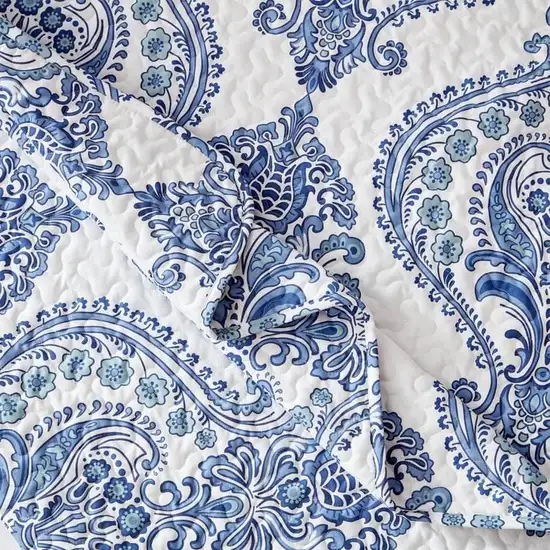 Full/Queen Size Soft Microfiber Reversible Blue/White Baroque Design Quilt Set Photo 3