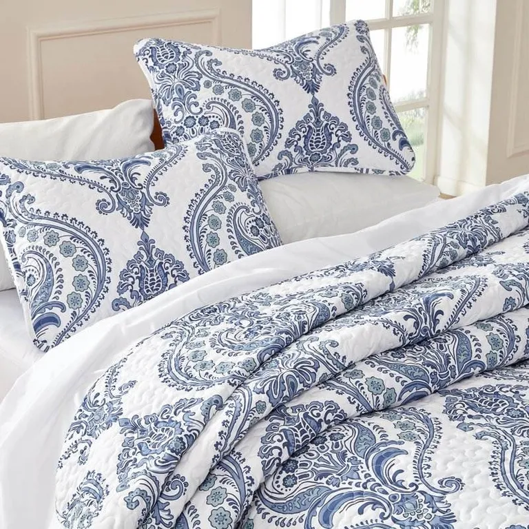 Full/Queen Size Soft Microfiber Reversible Blue/White Baroque Design Quilt Set Photo 2