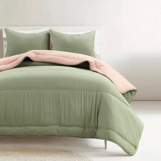 Full/Queen Soft Lightweight Reversible Quilted Comforter Set in Green/Pink Photo 1