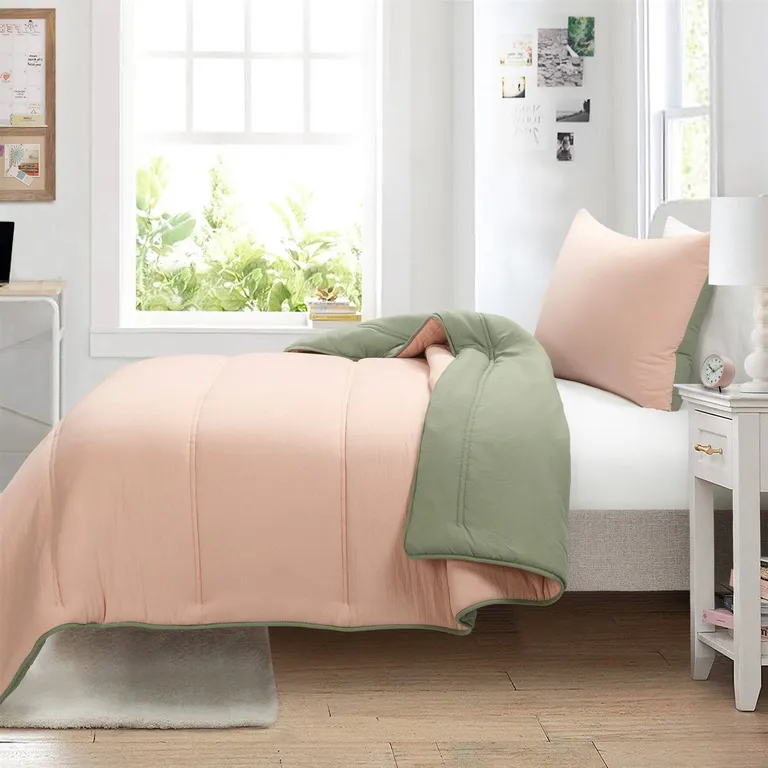 Full/Queen Soft Lightweight Reversible Quilted Comforter Set in Green/Pink Photo 4