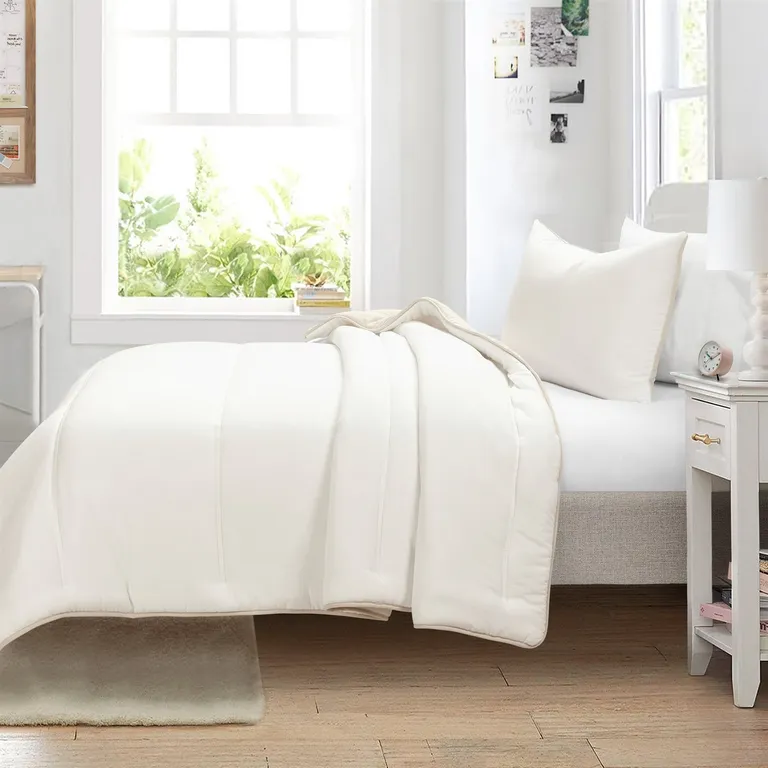 Full/Queen Soft Lightweight Reversible Quilted Comforter Set in White/Beige Photo 2