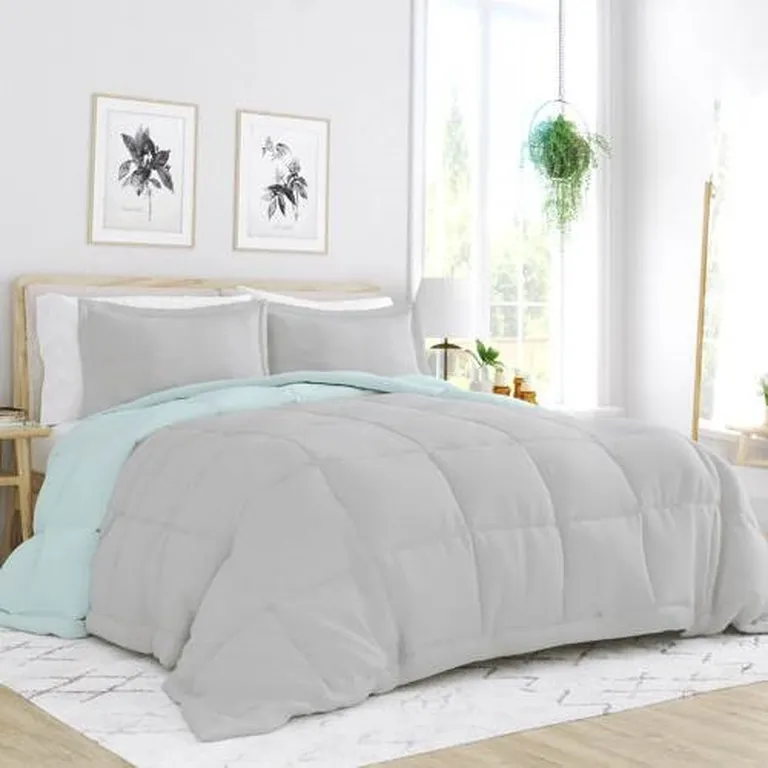 Full/Queen size 3-Piece Microfiber Reversible Comforter Set Photo 2