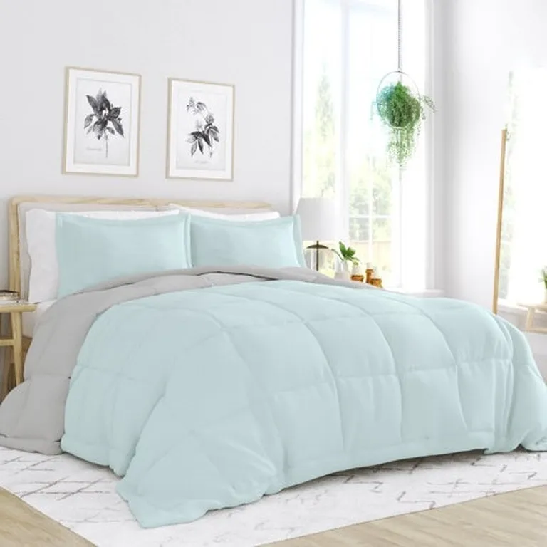 Full/Queen size 3-Piece Microfiber Reversible Comforter Set Photo 1