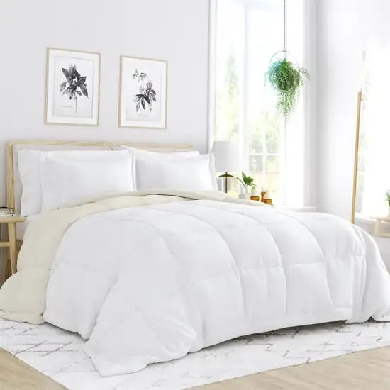 Full/Queen size 3-Piece Microfiber Reversible Comforter Set in White and Cream Photo 1