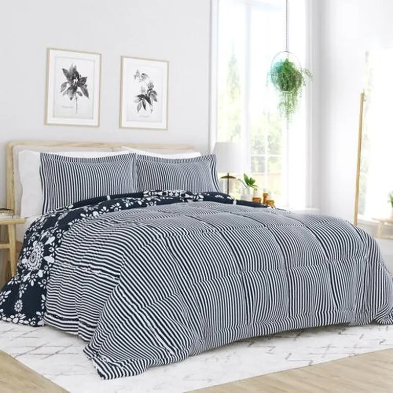 Full/Queen size 3-Piece Navy Blue White Reversible Floral Striped Comforter Set Photo 2