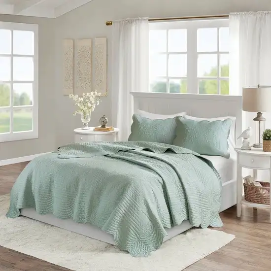 Full/Queen size 3-Piece Reversible Scalloped Edges Microfiber Quilt Set in Seafoam Photo 2