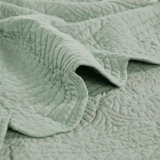 Full/Queen size 3-Piece Reversible Scalloped Edges Microfiber Quilt Set in Seafoam Photo 4