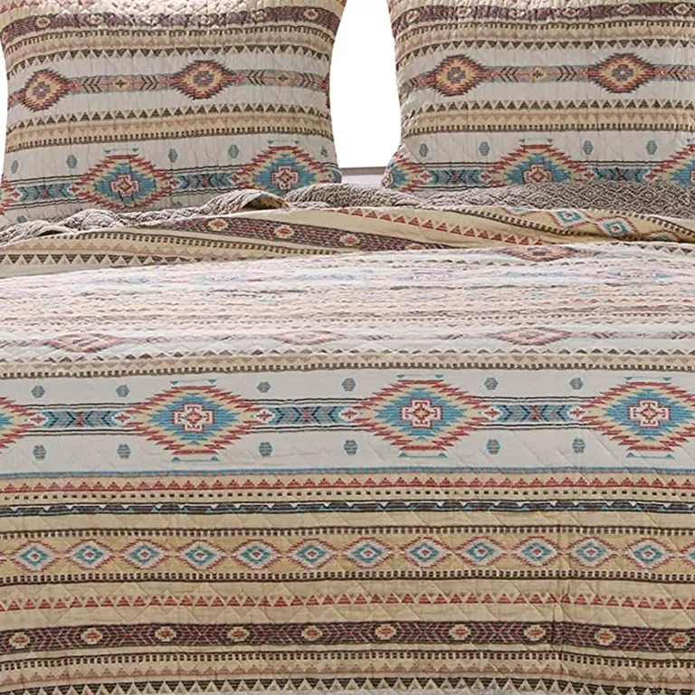 Full Size 3 Piece Polyester Quilt Set with Kilim Pattern Photo 2