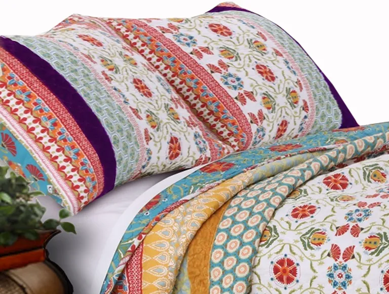 Geometric and Floral Print King Size Quilt Set with 2 Shams Photo 2