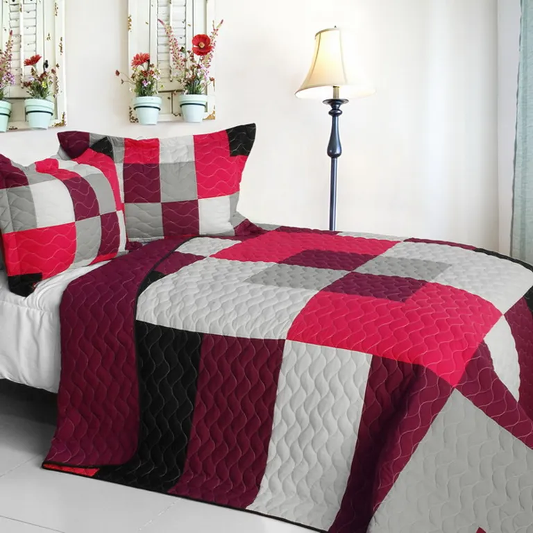 Girls daydream - 3PC Vermicelli-Quilted Patchwork Quilt Set (Full/Queen Size) Photo 1