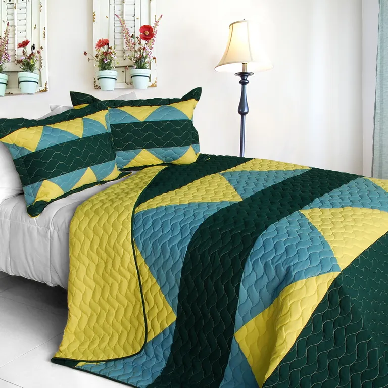 Gloomy Sunday - 3PC Vermicelli-Quilted Patchwork Quilt Set (Full/Queen Size) Photo 1