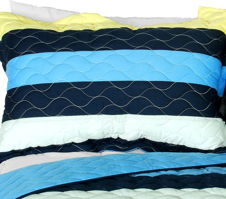 Happy Paradise - 3PC Vermicelli-Quilted Patchwork Quilt Set (Full/Queen Size) Photo 1