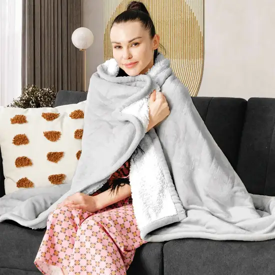 Heated Electric Sherpa Throw Blanket in Grey/White Photo 2