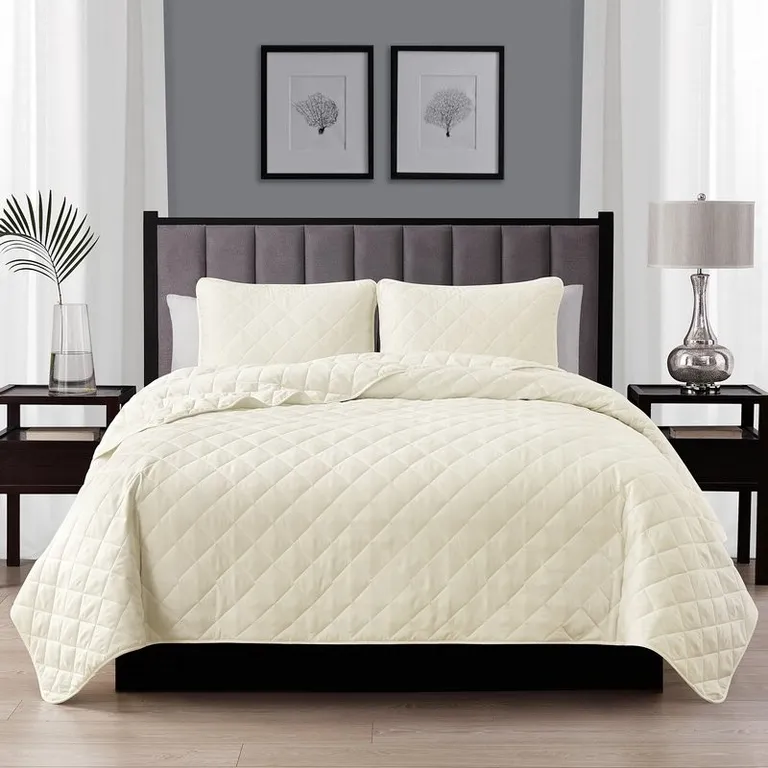 King CAL King 3-Piece Ivory Polyester Microfiber Reversible Diamond Quilt Set Photo 1