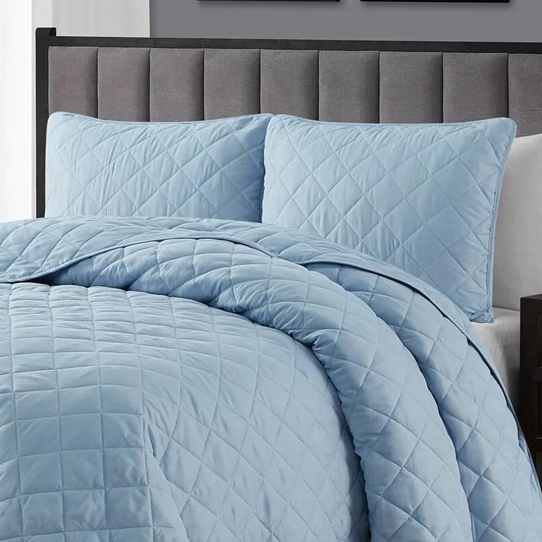 King/CAL King 3-Piece Light Blue Microfiber Reversible Diamond Quilt Set Photo 3