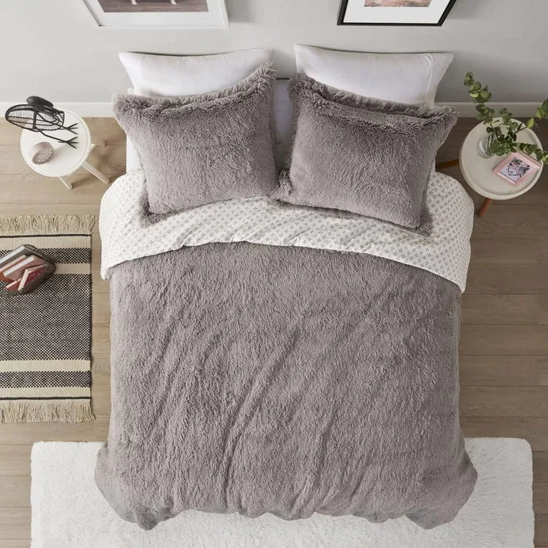 Reversible Soft Sherpa Faux Fur 3-Piece Comforter Set Photo 1