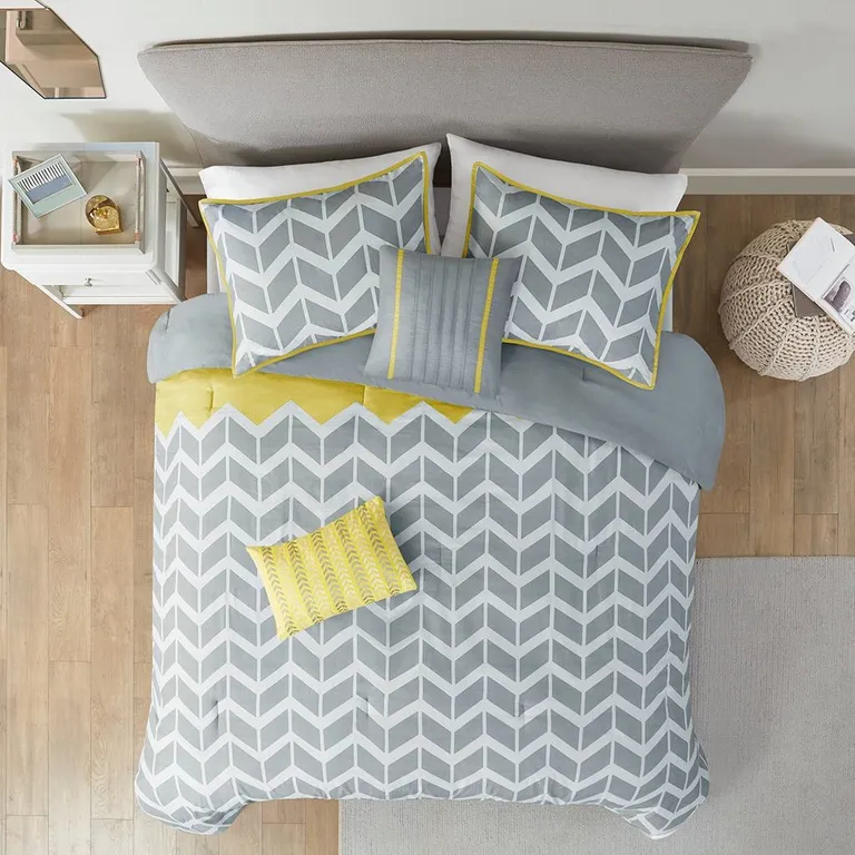 King / Cal King Reversible Comforter Set in Grey White Yellow Chevron Stripe Photo 4