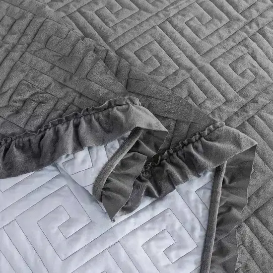 King Gray Charcoal Velvet Microfiber Polyester Reversible 3-Piece Quilt Set Photo 4