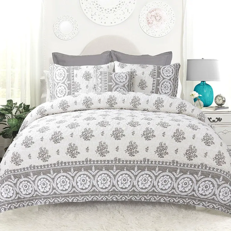 King 4-Piece Reversible Floral Cotton Quilt Set with Decorative Pillow and 2 Shams Photo 1