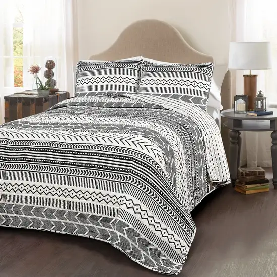 King 3 Piece Scandinavian Style Chevron Black White Reversible Cotton Quilt Set Photo 1