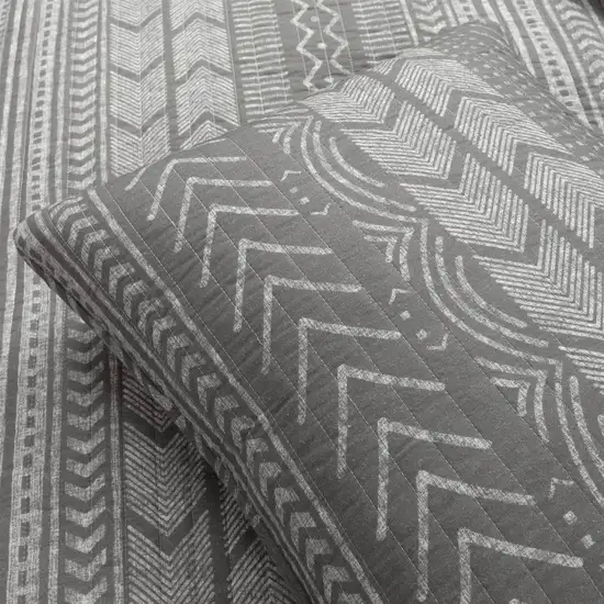 King Size Scandinavian Dark Grey Chevron Stripe Reversible Cotton Quilt Set Photo 4