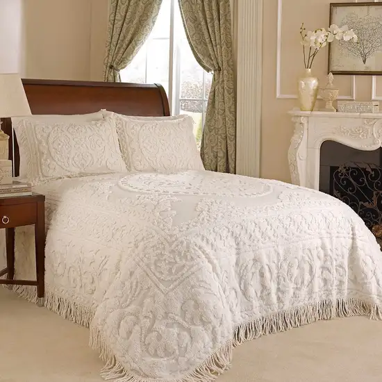 King size 100% Cotton Chenille Bedspread in White Ivory Light Beige Ecru with Fringe Sides Photo 1