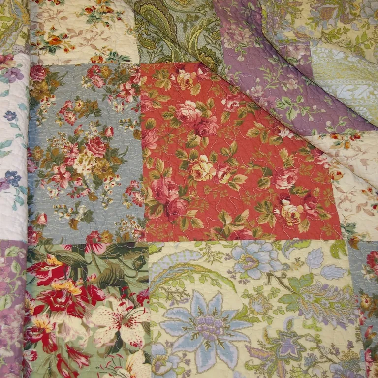 King size 100% Cotton Floral Quilt Set with 2 Shams and 2 Pillows Photo 2