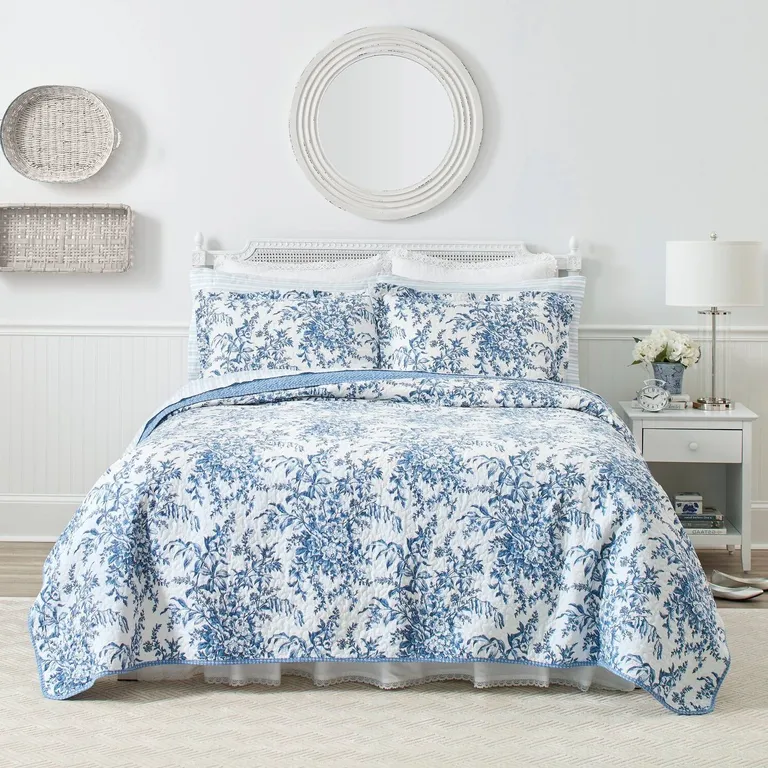 King size 3 Piece Bed-in-a-Bag Reversible Blue White Floral Cotton Quilt Set Photo 1