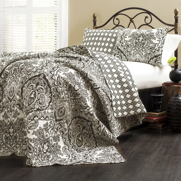 King size 3-Piece Cotton Quilt Set in Black White Paisley Damask Photo 1