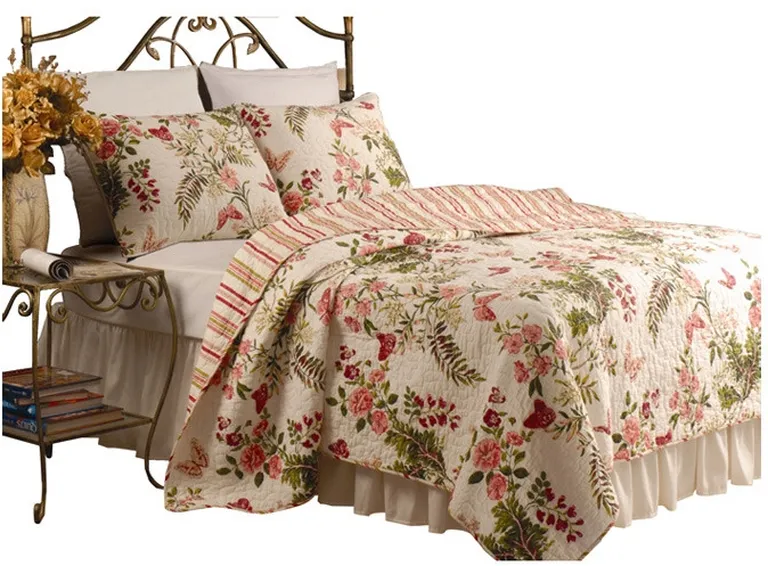 King size 3-Piece Cotton Quilt Set in Pink Beige Floral Butterflies Photo 2