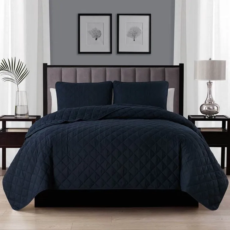 King size 3-Piece Navy Blue Polyester Microfiber Reversible Diamond Quilt Set Photo 1