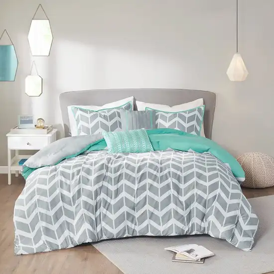 King size Reversible Comforter Set in Grey White Aqua Teal Chevron Stripe Photo 1