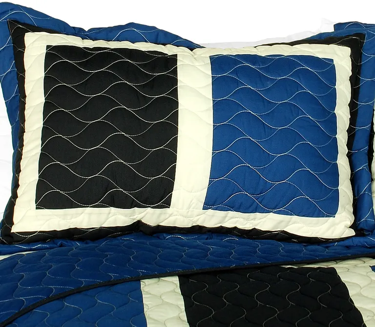 Knight - 3PC Vermicelli-Quilted Patchwork Quilt Set (Full/Queen Size) Photo 1