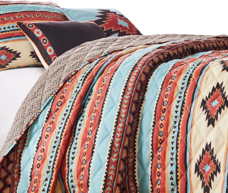 Linda 3 Piece King Quilt Set, Tribal Pattern, Diamond Design Photo 3