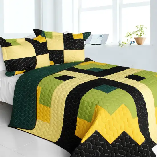 Lucky Break -  3PC Vermicelli-Quilted Patchwork Quilt Set (Full/Queen Size) Photo 1