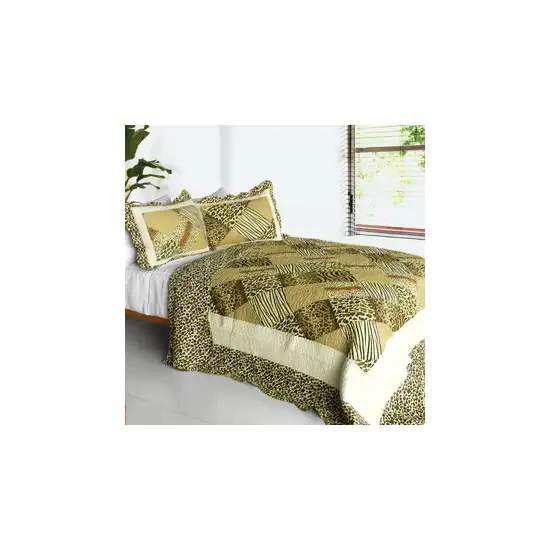 Melody Fair -  3PC Cotton Contained Vermicelli-Quilted Patchwork Quilt Set (Full/Queen Size) Photo