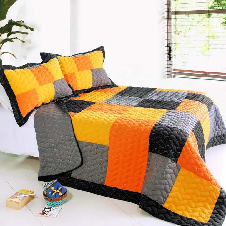 Mild Winter - 3PC Vermicelli-Quilted Patchwork Quilt Set (Full/Queen Size) Photo 1